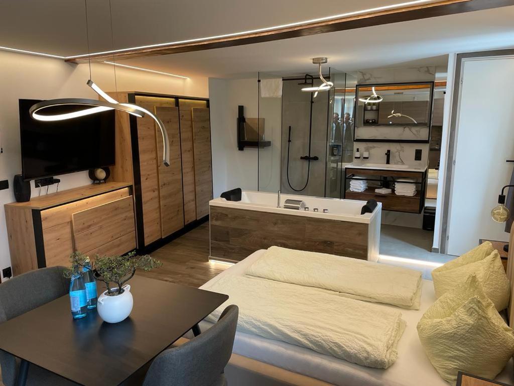 Flow Apartments Trogmann Living - Open Space Мерано Экстерьер фото